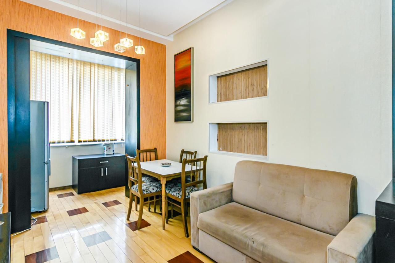 Lovely Sweet Apartment Bakú Exterior foto